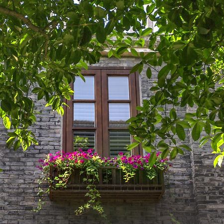 Relais & Chateaux Chaptel Hangzhou Hotel Exteriör bild